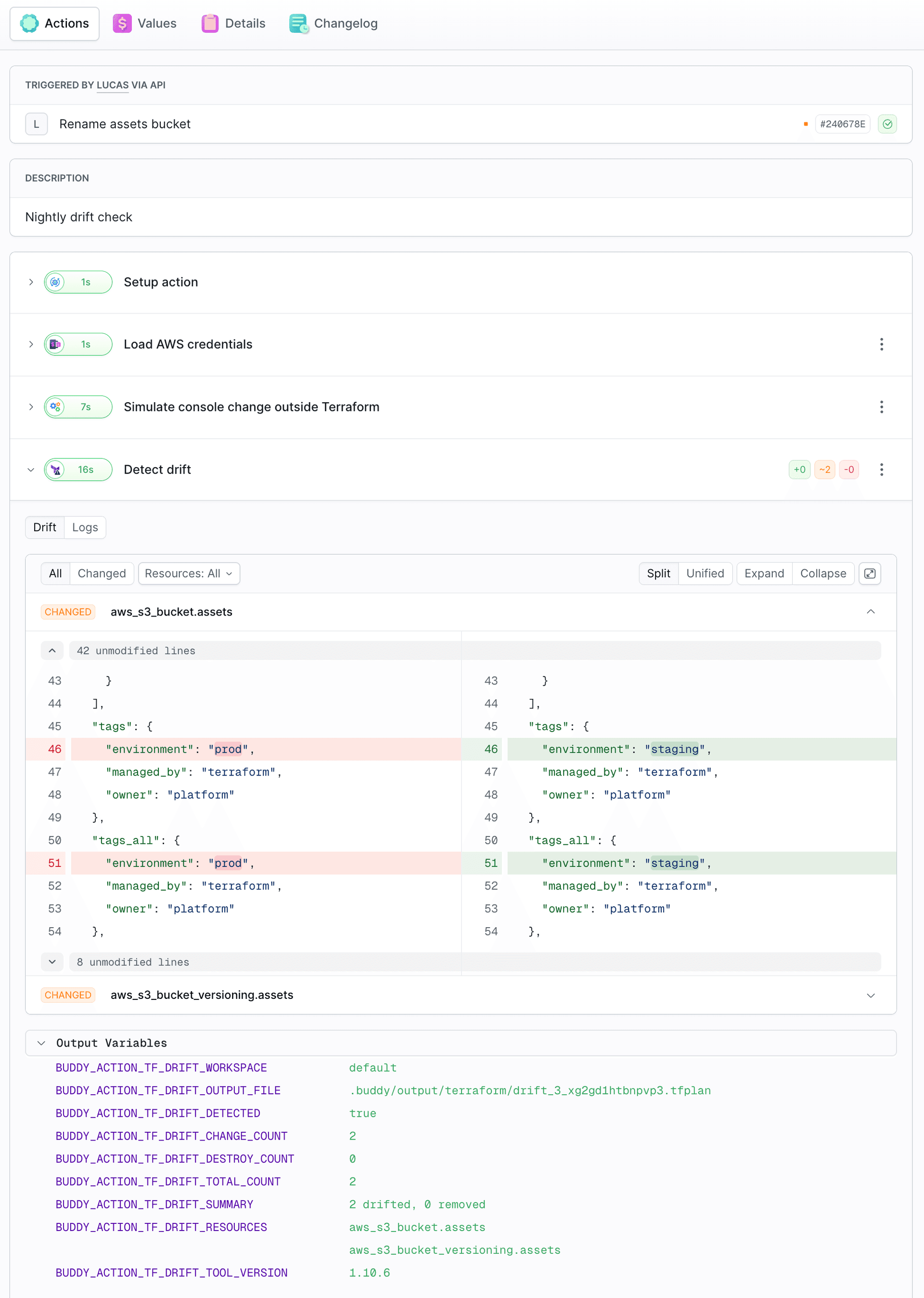 Drift tab with the changed tag, the suspended versioning, and the output variables